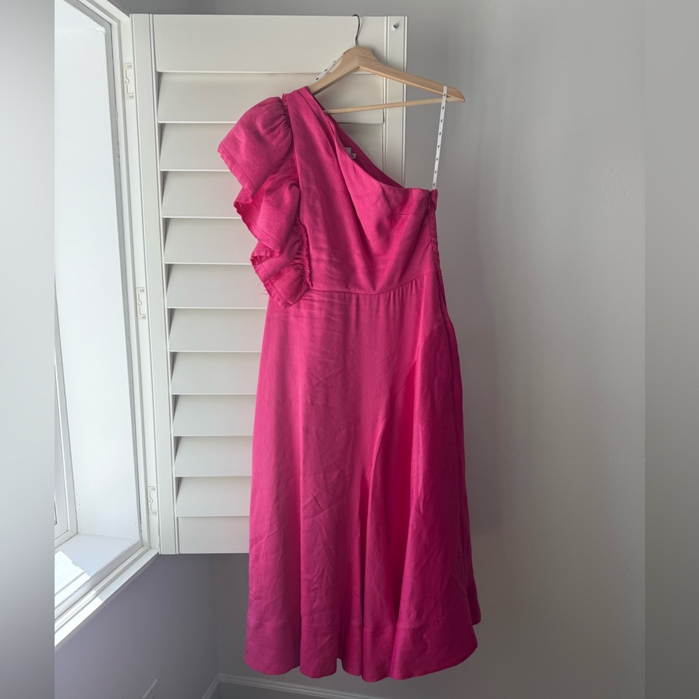 Aje Sculptura Bonjour Asymmetric Linen-Blend Midi-Dress in Fuschia